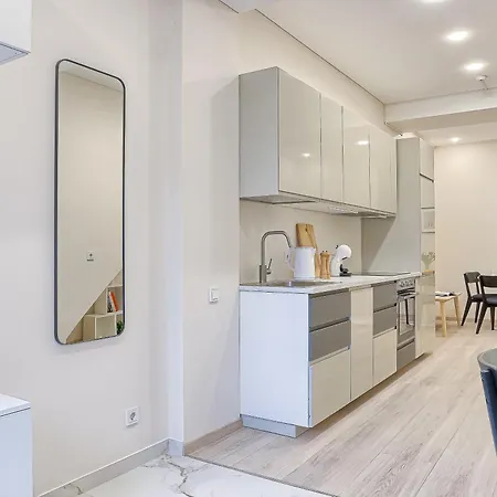 Business-class 1 X Free Parking X Self Check In 24x7 Apartment *