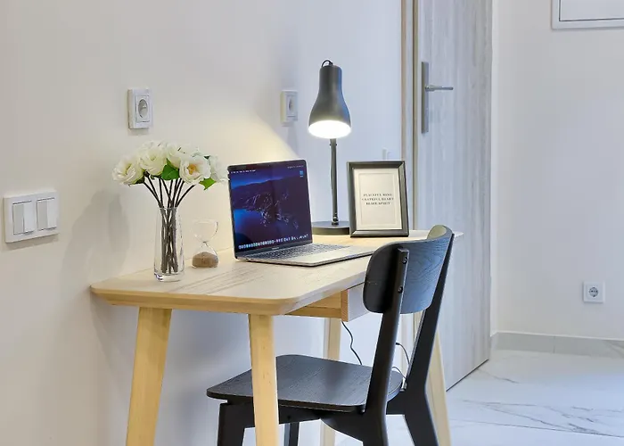 Business-class 1 X Free Parking X Self Check In 24x7 *