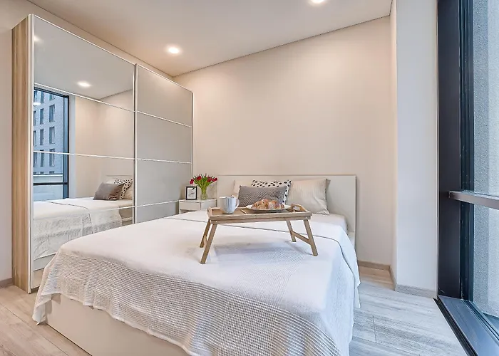 Business-class 1 X Free Parking X Self Check In 24x7