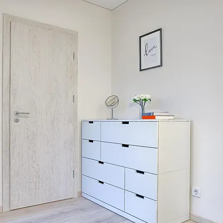 Business-class 1 X Free Parking X Self Check In 24x7 Apartment *