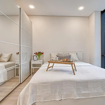 Apartment Business-class 1 X Free Parking X Self Check In 24x7