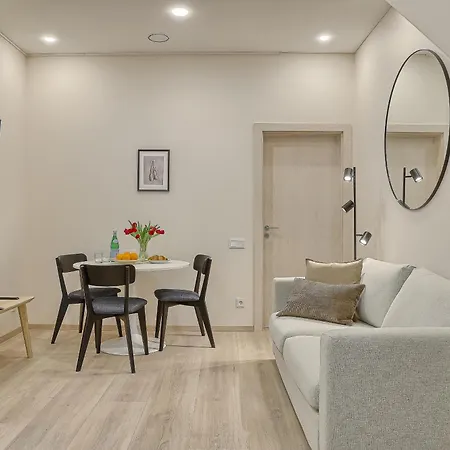 Business-class 1 X Free Parking X Self Check In 24x7