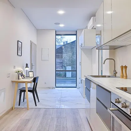 Business-class 1 X Free Parking X Self Check In 24x7 Apartment *