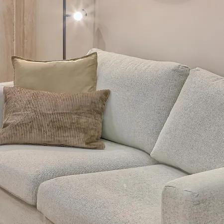 Apartment Business-class 1 X Free Parking X Self Check In 24x7 *