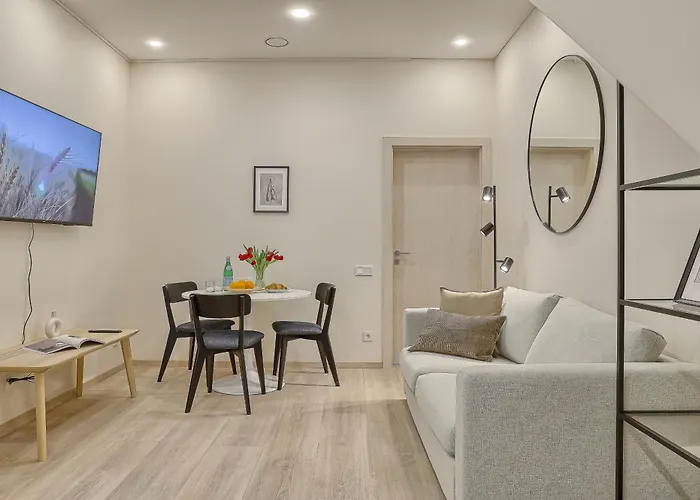 Business-class 1 X Free Parking X Self Check In 24x7